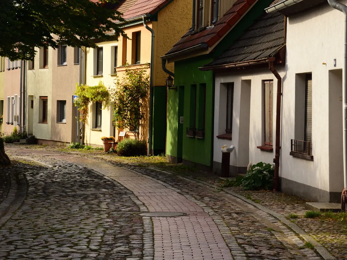 Ruhige Wohnstraße mit Reihenhäusern – auch eine vermögensverwaltende GmbH zahlt Gewerbesteuer